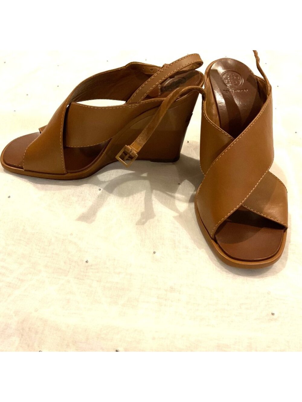 New without box Tory Burch brown wedge sandals Royal Crisscross Leather SZ7